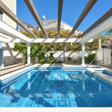 Klaudia 트로기르