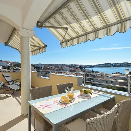 Klaudia 트로기르